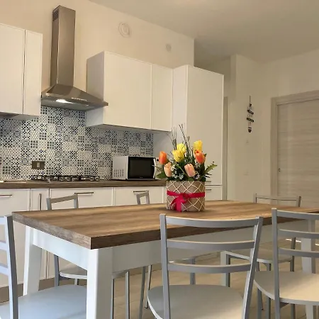 Apartment New And Bright Close To The