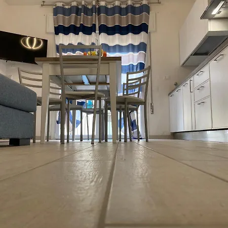 Apartment New And Bright Close To The