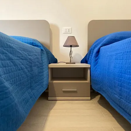Apartment New And Bright Close To The